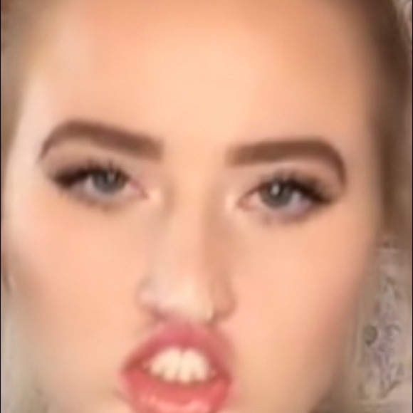 Meet your Posher, Zana - Picture 1 of 1